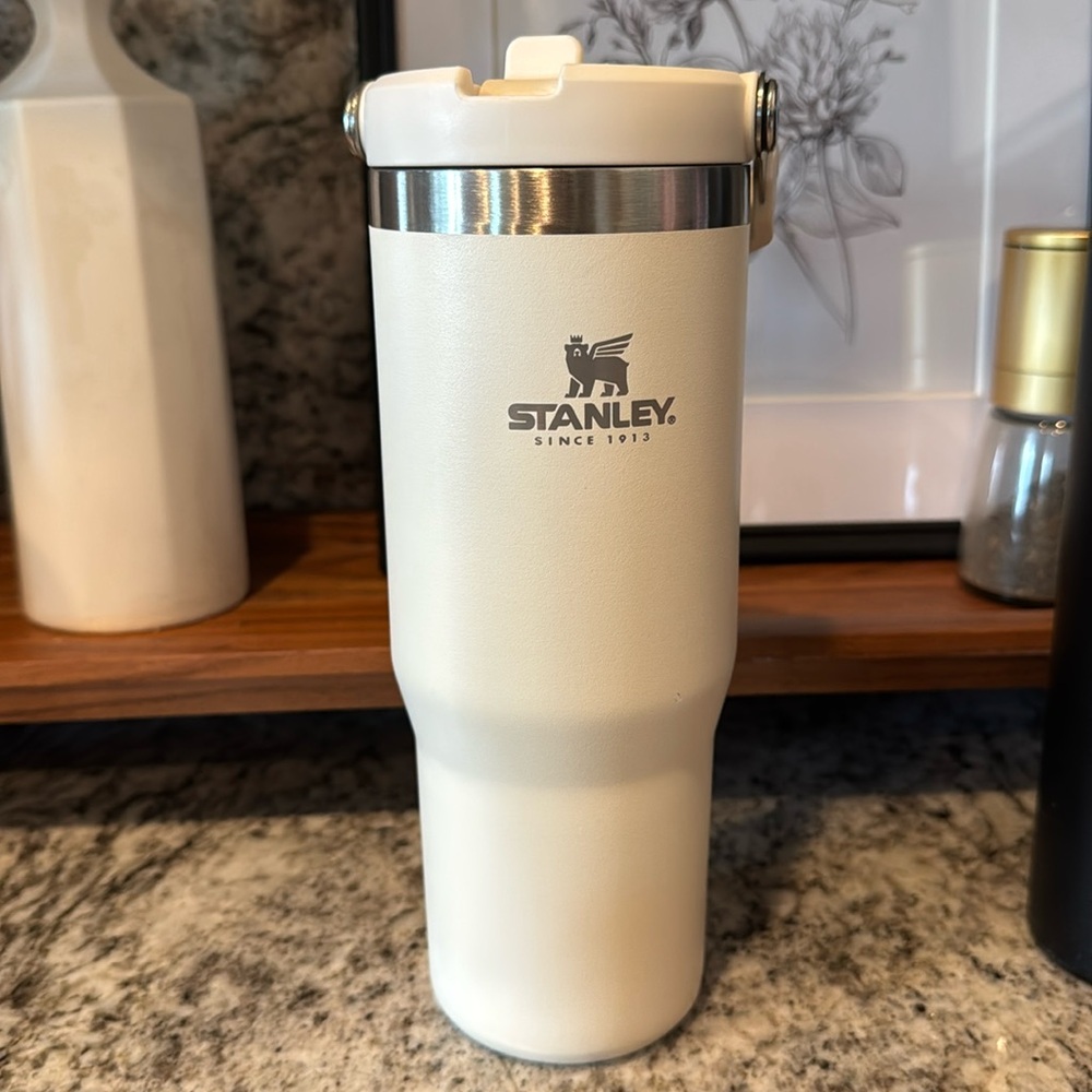 Stanley 30oz bottle